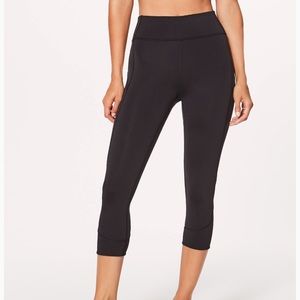Lululemon Size 6 In Movement Crop Pant Blk